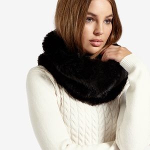 🐈‍⬛ NWT Armani Exchange Faux Fur Snood